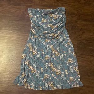 Strapless flowy dress